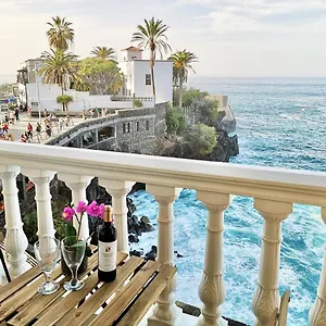 https://amplio-apartamento-de-dos-dormitorios-en-primera-lnea.tenerifehoteles.net